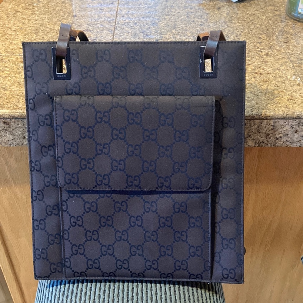 Gucci a brown bag in very good condition